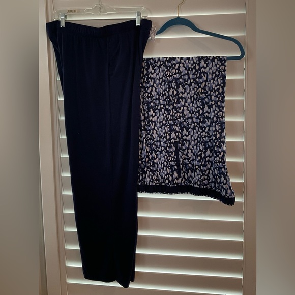 Women’s Pants (2 pair) - Picture 2 of 8